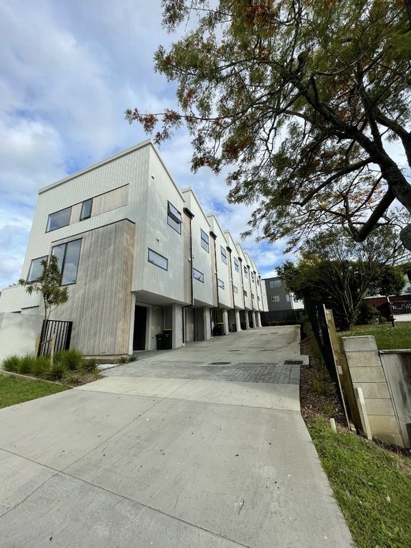 4/5 Dellwood Avenue, Henderson, Auckland - Carousel 7
