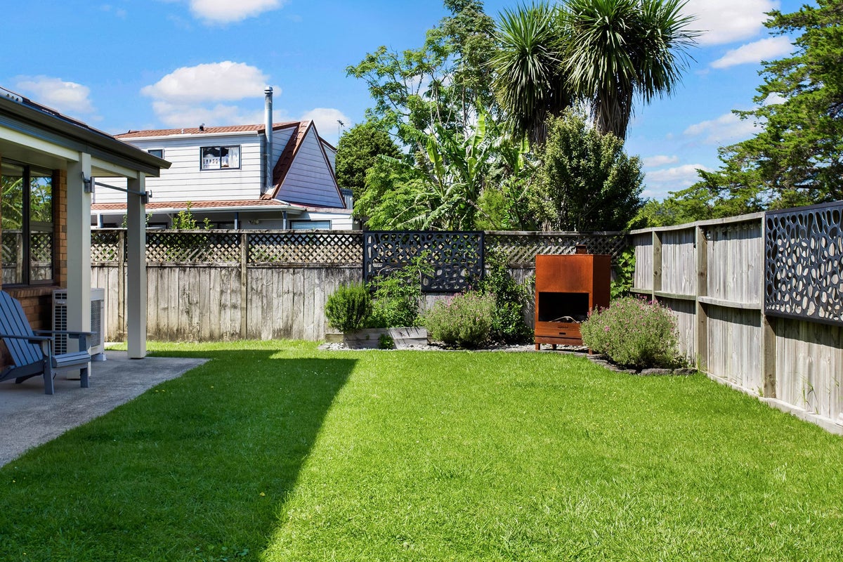 22B Knox Road, Swanson, Auckland - Carousel 2