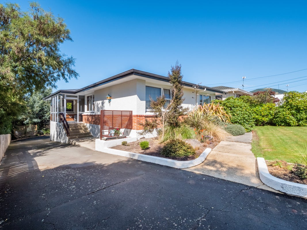 121 Main Road, Fairfield, Dunedin - Carousel 1