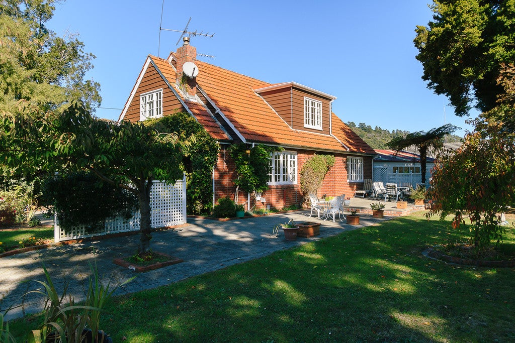 71 Lane Street, Wallaceville, Upper Hutt - Carousel 2