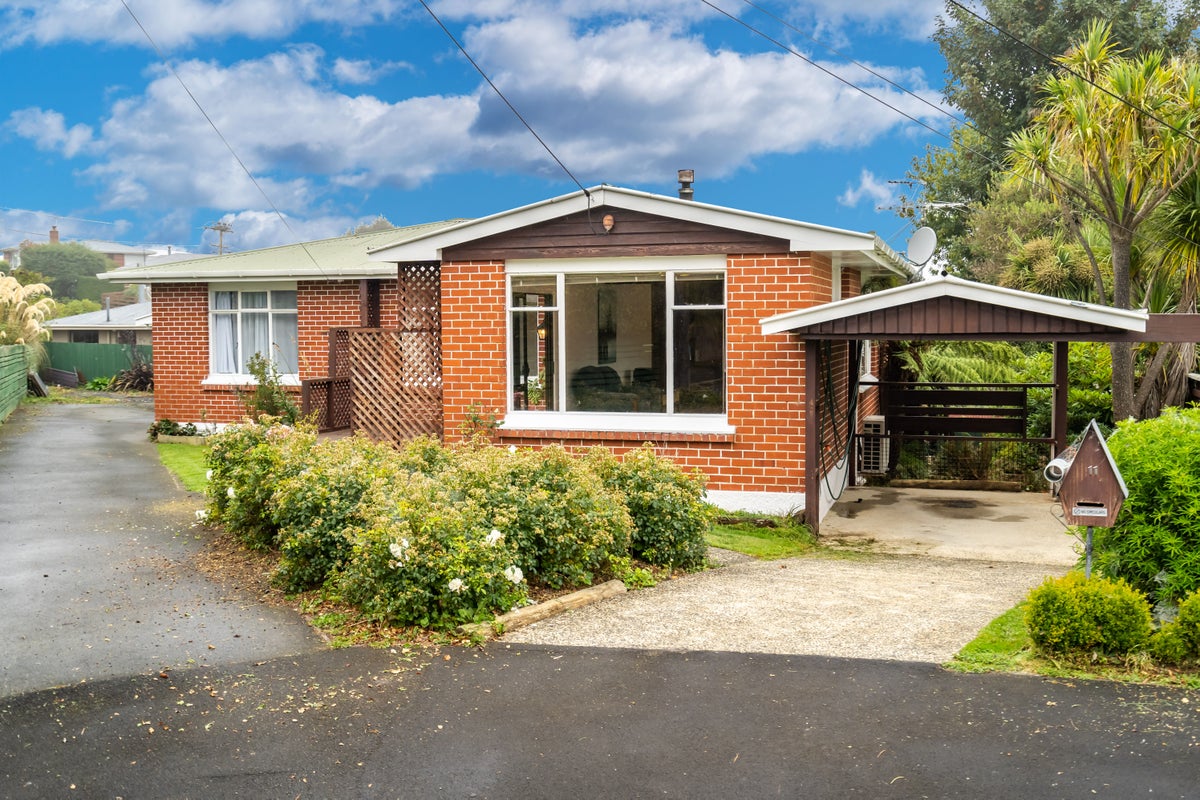 11 Fenwick Street, Halfway Bush, Dunedin - Carousel 1