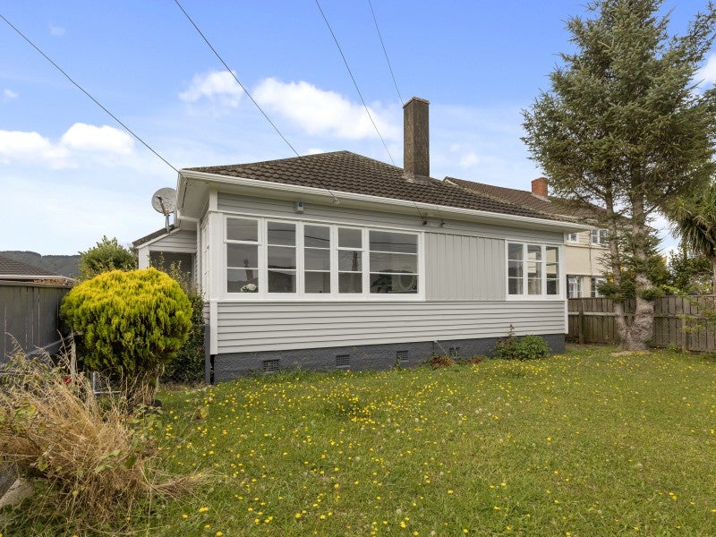 1/48 ATHLONE CRES, AVALON, LOWER HUTT - Carousel 1