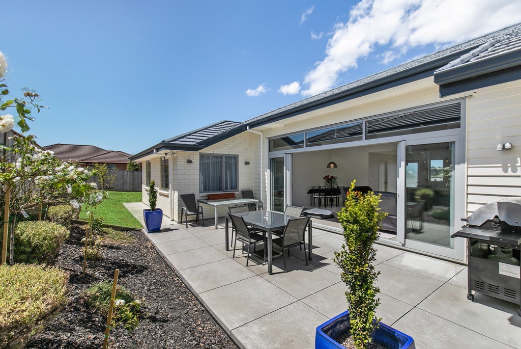14 Artists Avenue, Beachlands, Auckland - Carousel 2