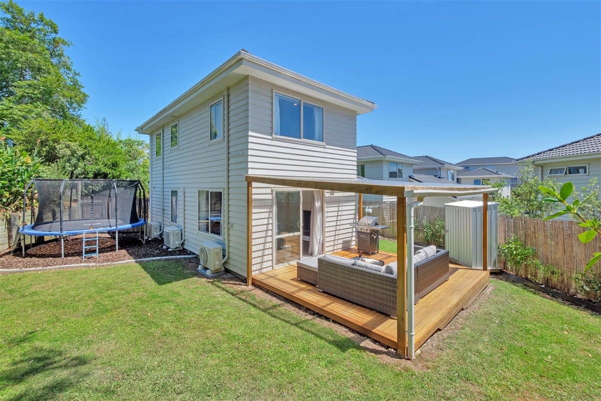 7 Manatu Lane, Kelston, Auckland - Carousel 2