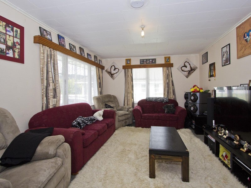 14 Dunn Street, Wainuiomata, Lower Hutt - Carousel 2