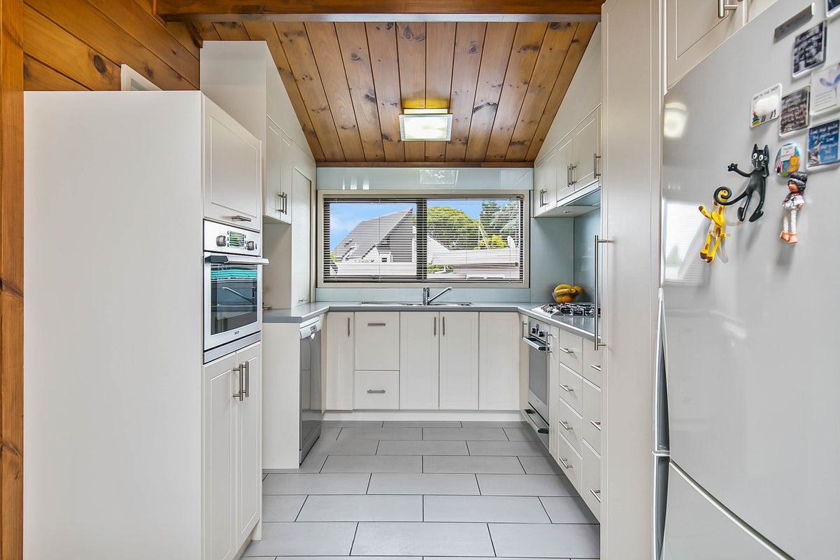 13 Coulthard Terrace, Opaheke, Papakura - Carousel 2