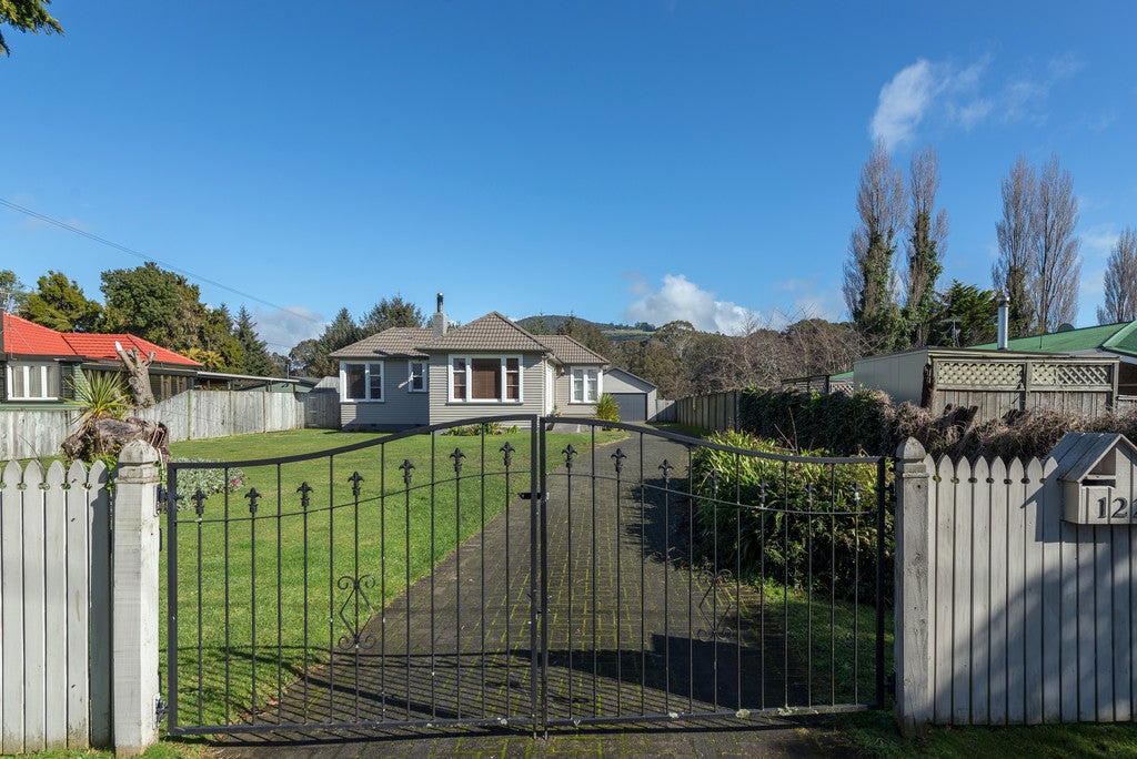 122 Koutu Road, Kawaha Point, Rotorua - Carousel 1