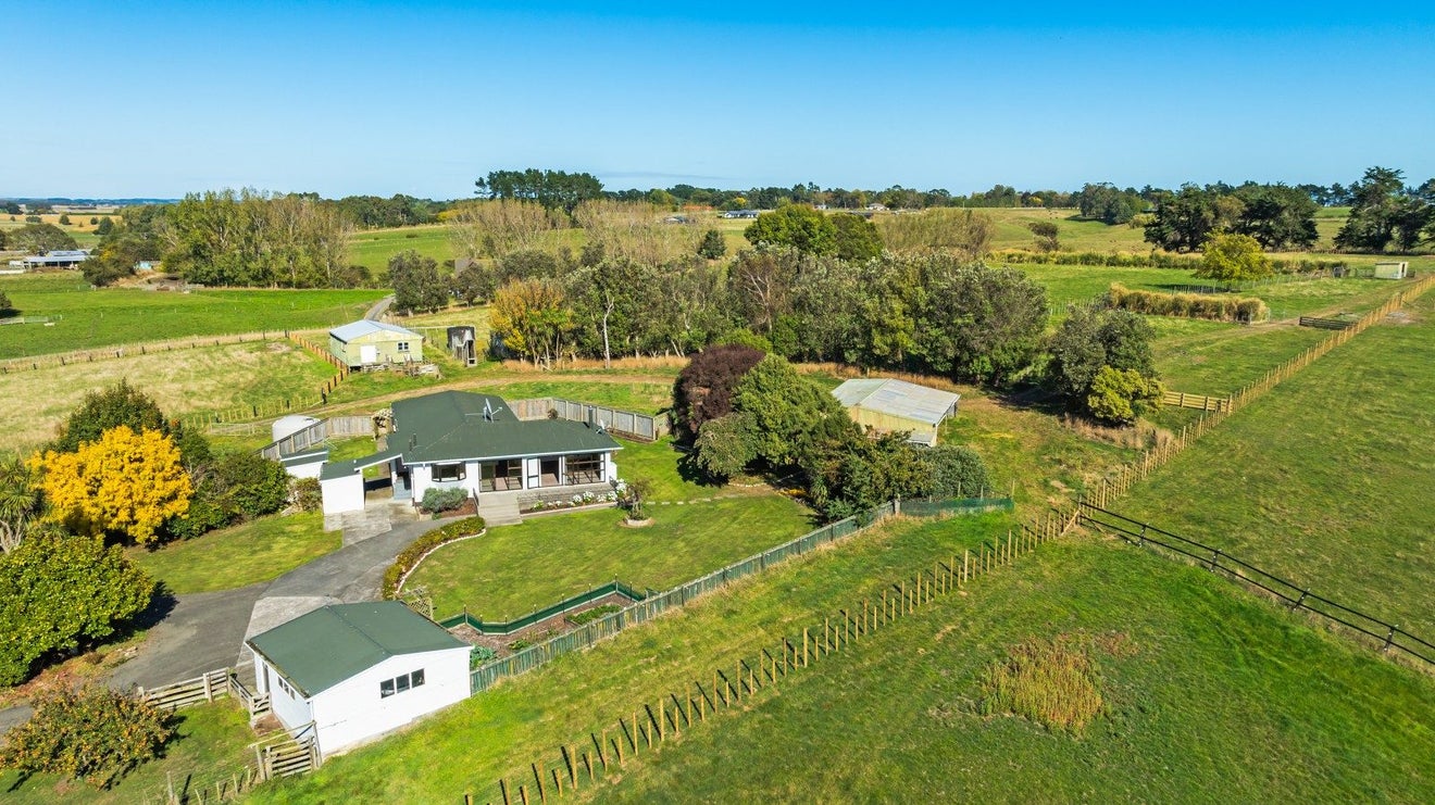 49 Highden Road, Rongotea, Palmerston North - Carousel 1
