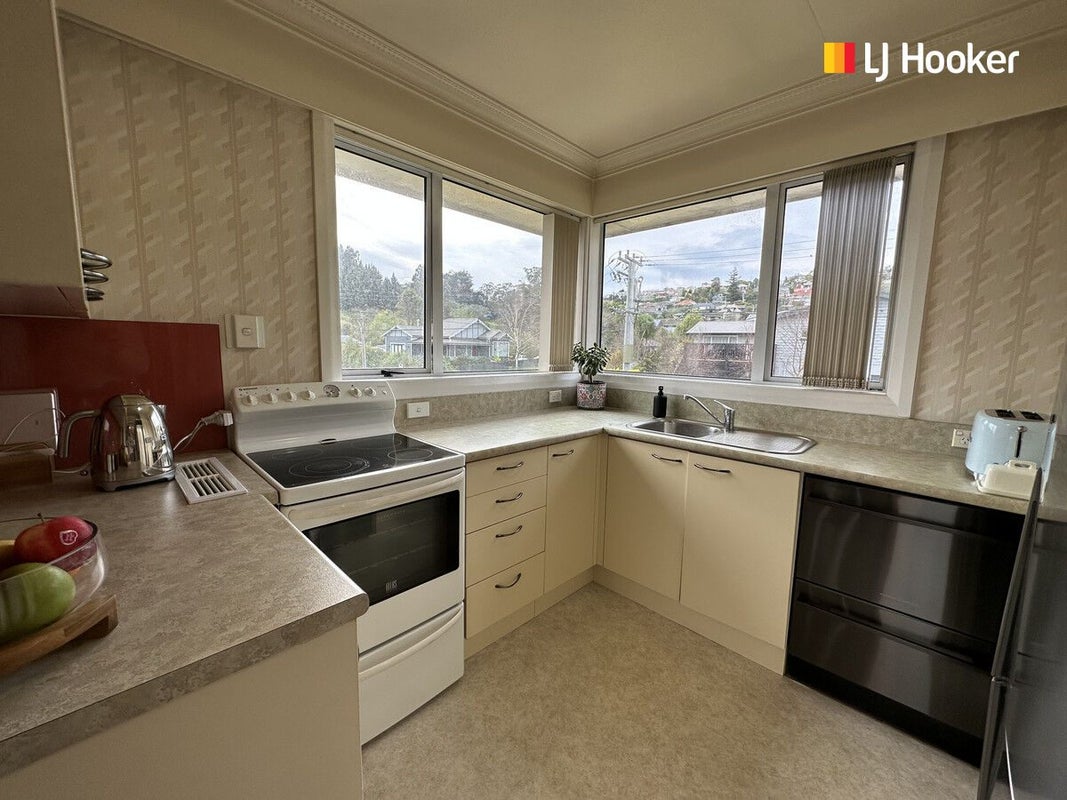 79 Barr Street, Kenmure, Dunedin - Carousel 2