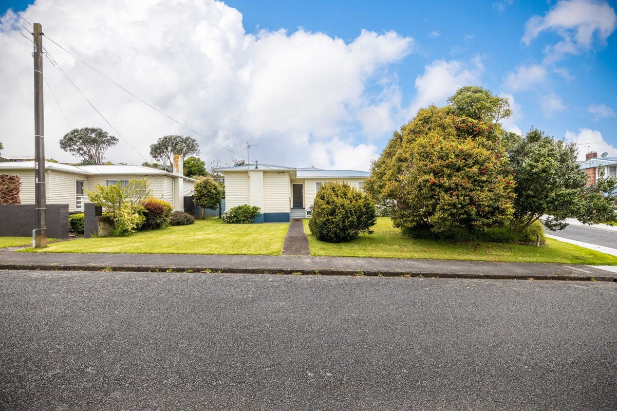 89 Bayly Road, Blagdon, New Plymouth - Carousel 24