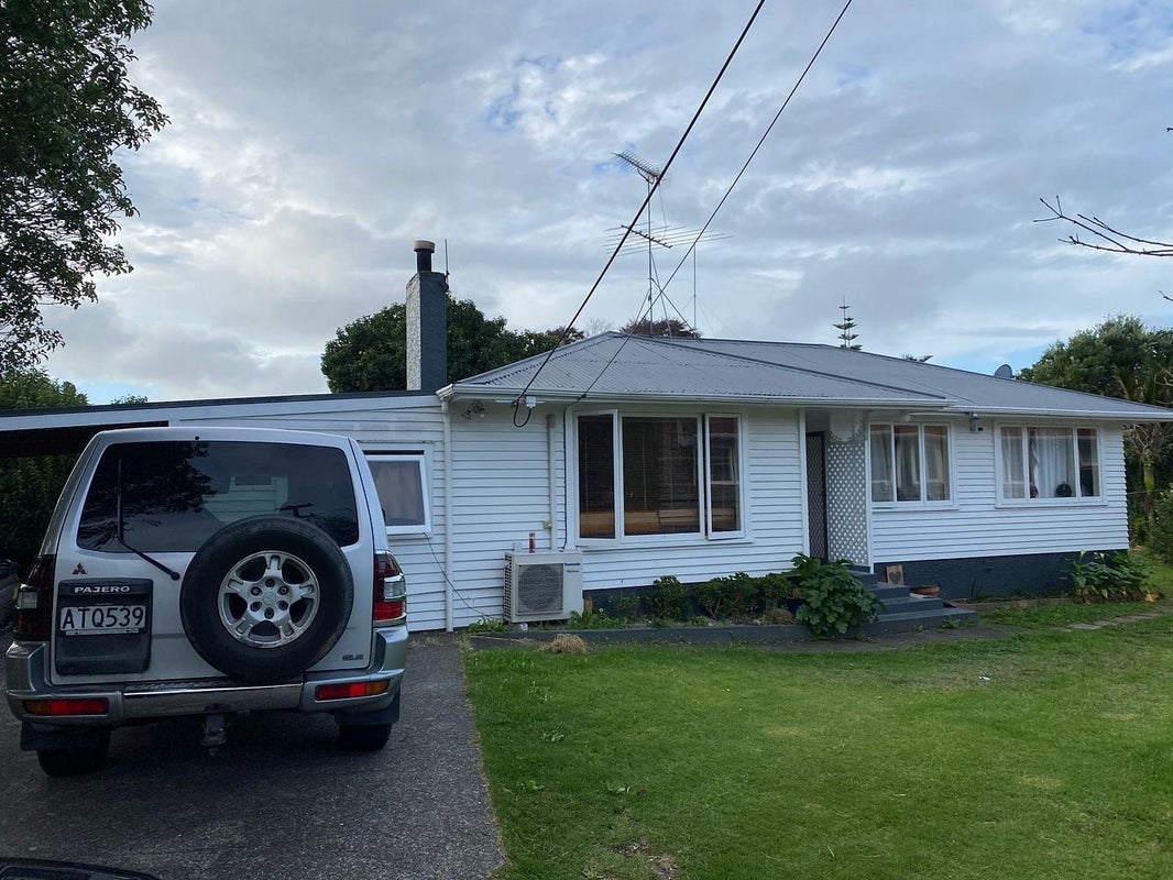 49 Lauderdale Road, Birkdale, Auckland - Carousel 1