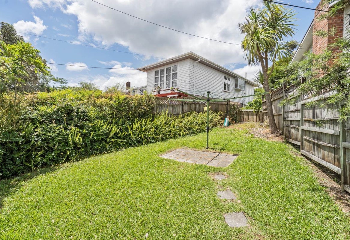 1/21 Abbotleigh Avenue, Te Atatu Peninsula, Auckland - Carousel 9