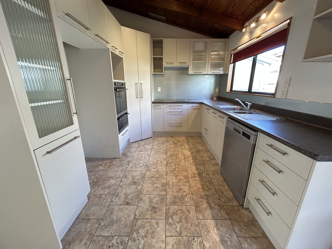 14A Chablis Place, Henderson, Auckland - Carousel 2