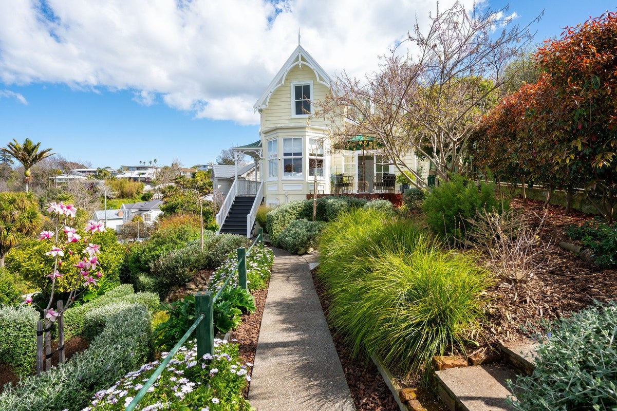 14 Cameron Road, Bluff Hill, Napier, Hawke's Bay - Carousel 1