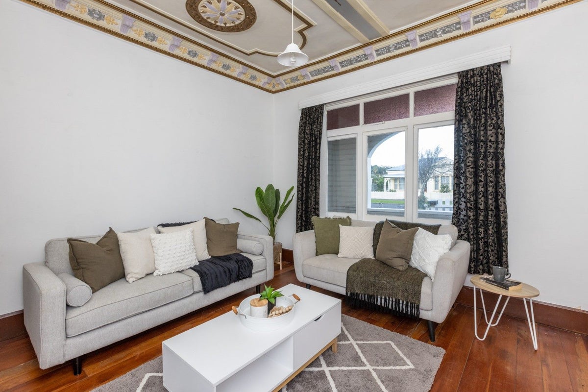42 Vigor Brown Street, Napier South, Napier - Carousel 1