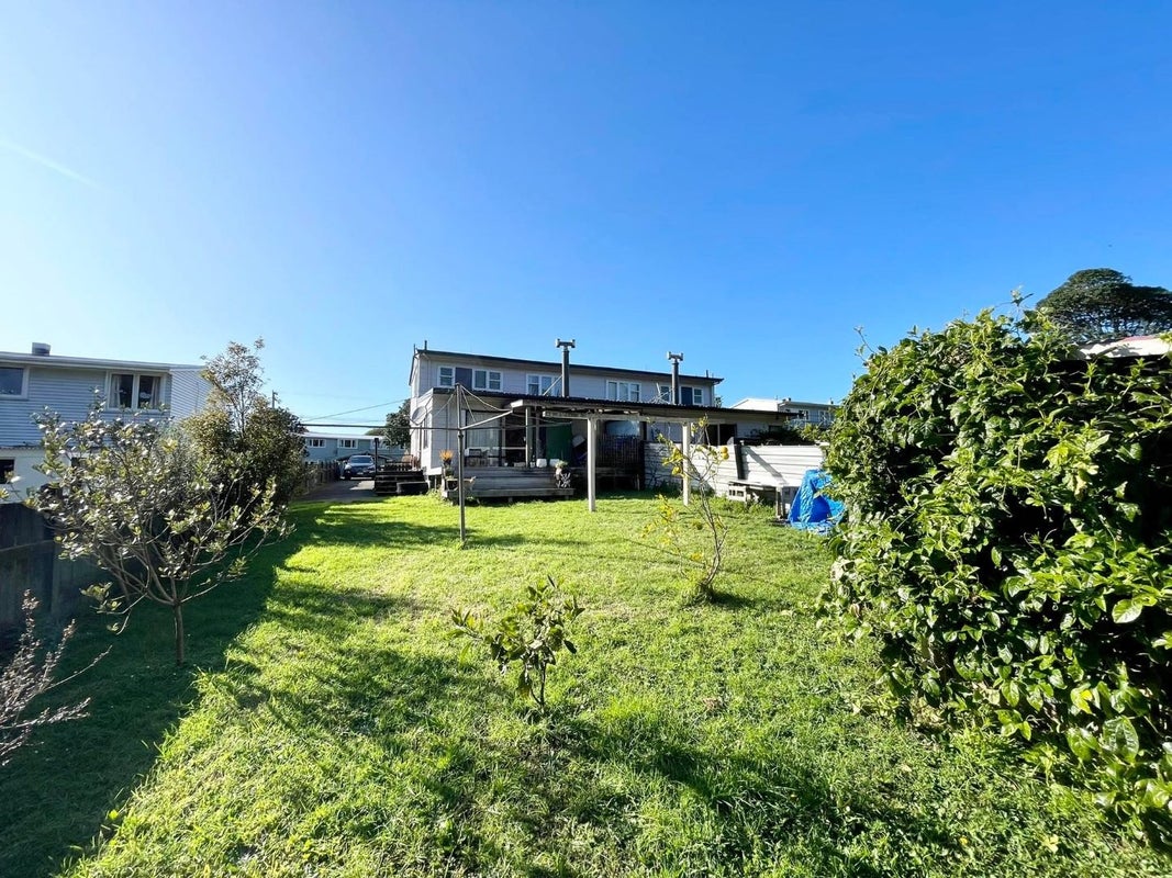 9 Cook Street, Marfell, New Plymouth - Carousel 2