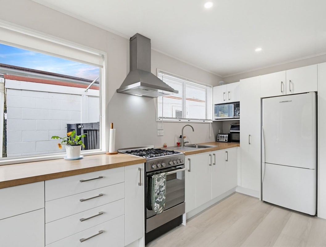 24B Burns Street, Gate Pa, Tauranga - Carousel 2