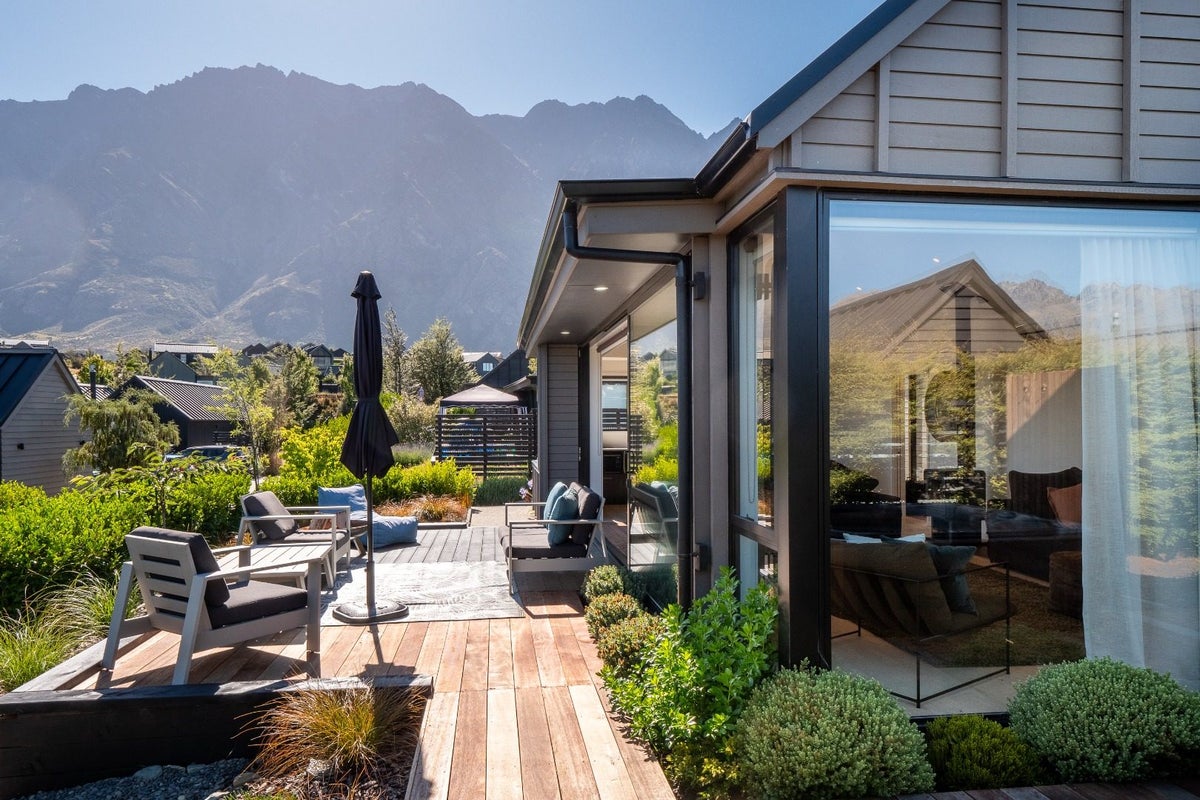 5 Parera Lane, Jacks Point, Queenstown - Carousel 1