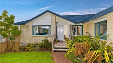 131 Awaroa Road, Sunnyvale, Auckland - Carousel 1