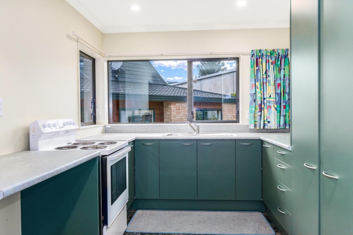 53/42 Main Road, Tawa, Wellington - Carousel 2