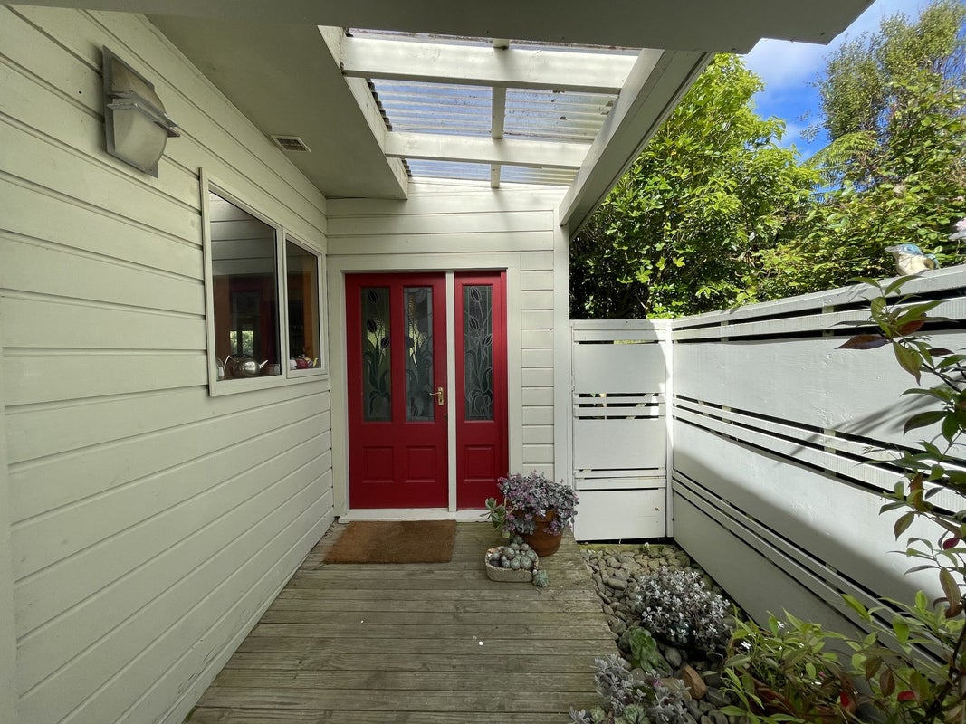 126 Park Road, Belmont, Lower Hutt - Carousel 1