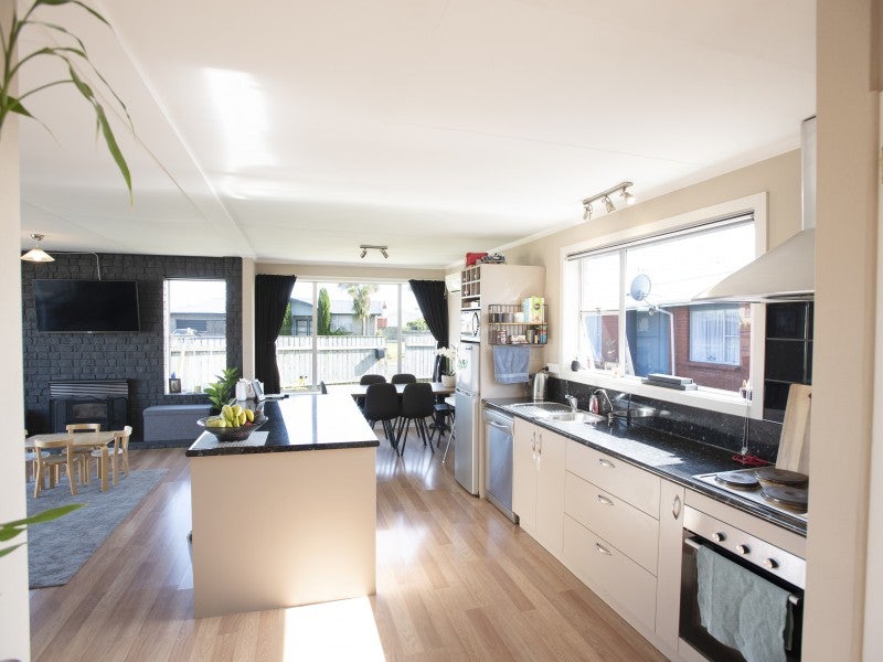 21 Kelso Place, Strathern, Invercargill - Carousel 2