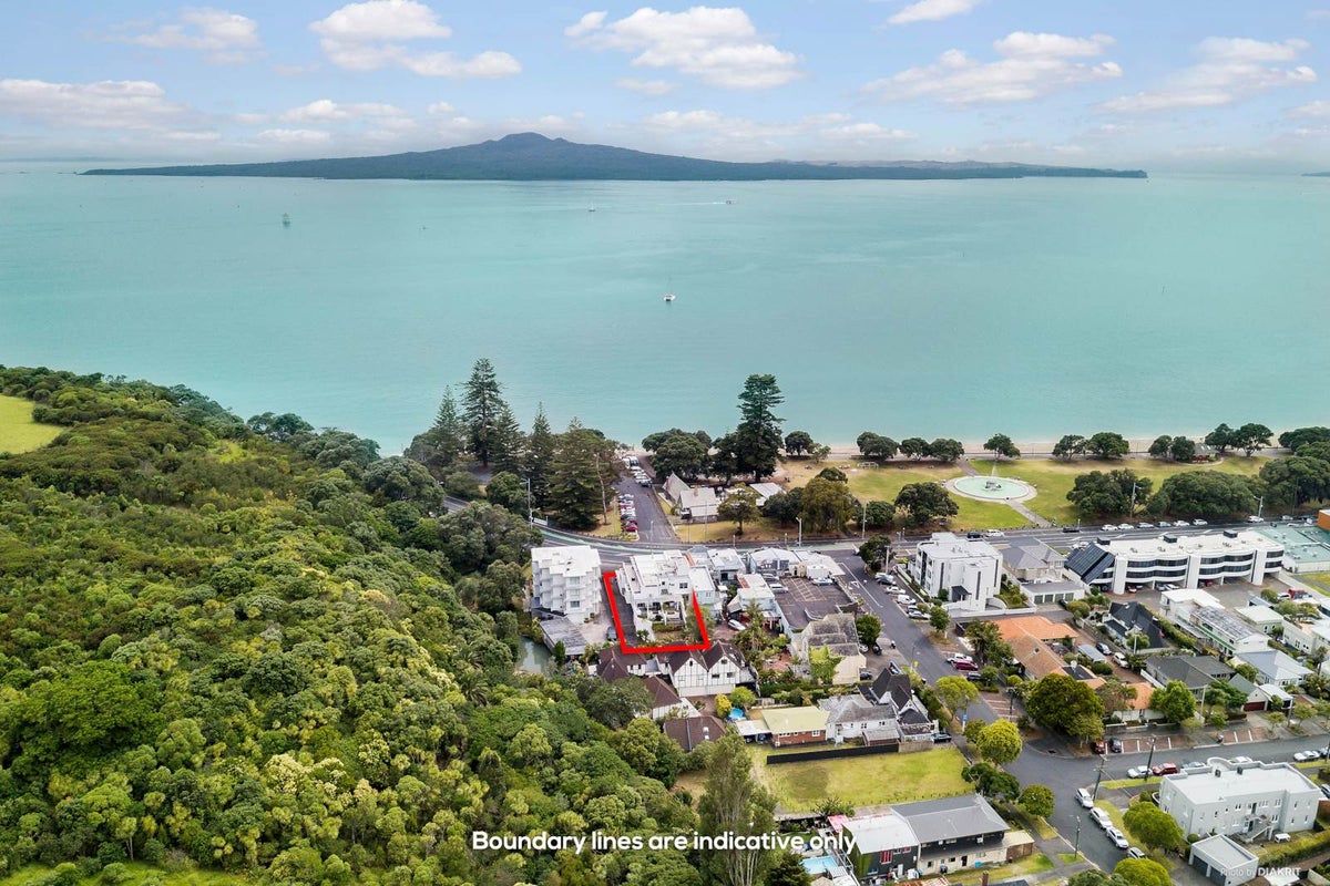 2/31 Tamaki Drive, Mission Bay, Auckland - Carousel 2