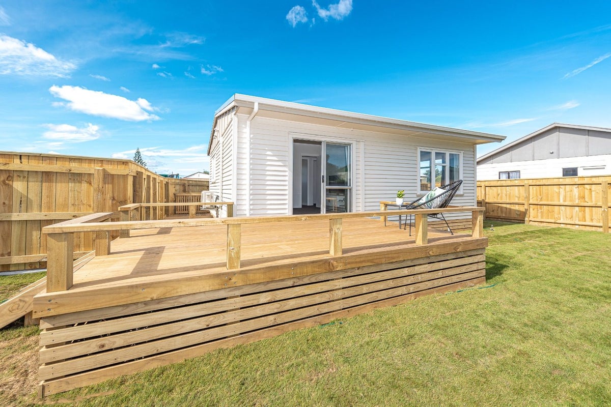 74B Cornfoot Street, Castlecliff, Whanganui - Carousel 1