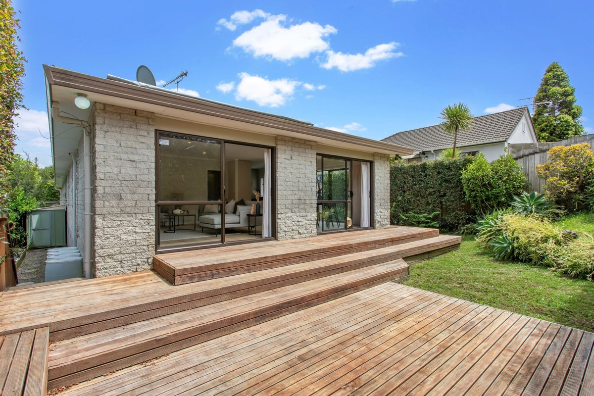 9B Waitangi Road, Onehunga, Auckland - Carousel 1