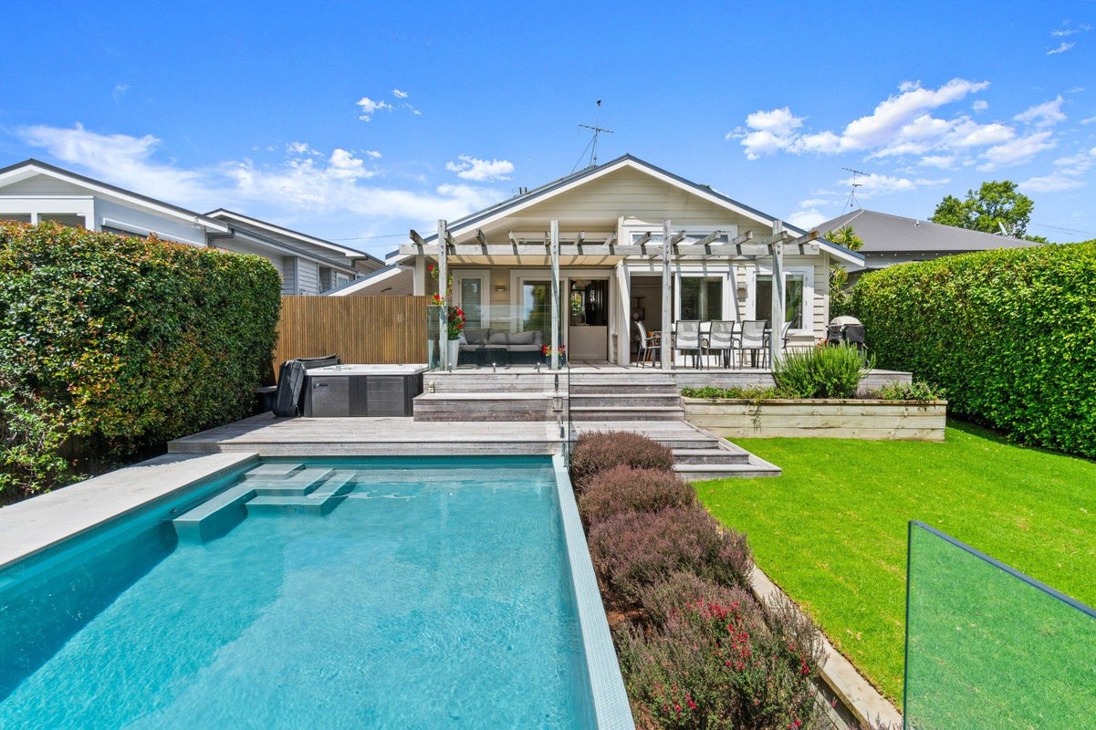 32 Truro Road, Sandringham, Auckland - Carousel 1