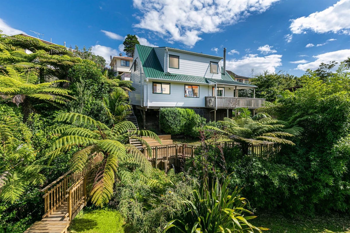 2/15 Sunburst Lane, Torbay, Auckland - Carousel 1