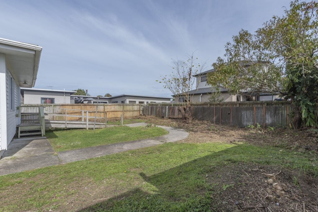 18 Lane Road, Weymouth, Auckland - Carousel 2