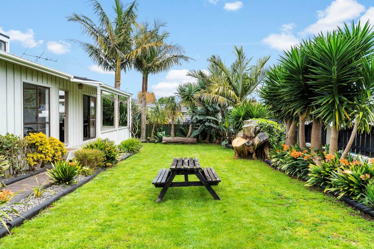 15 Le Havre Place, Takanini, Auckland - Carousel 1