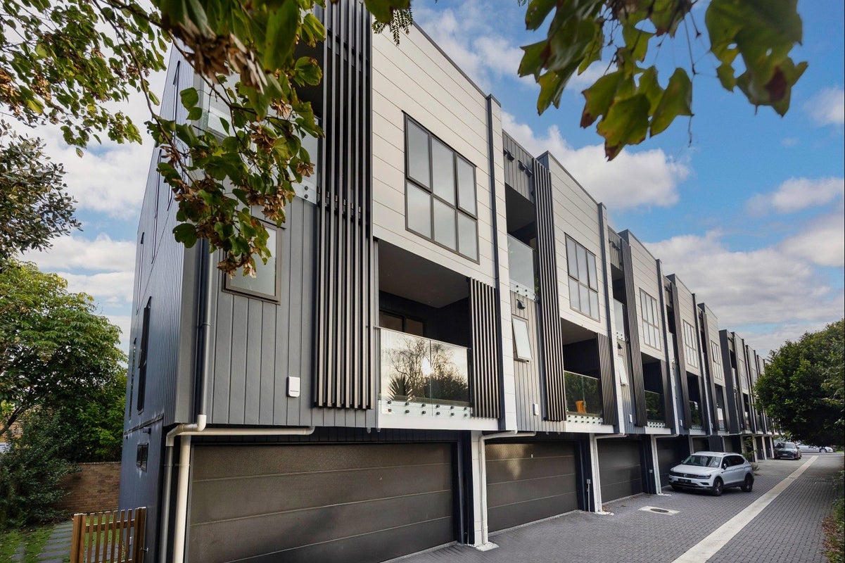 10/12 King Edward Avenue, Epsom, Auckland - Carousel 2