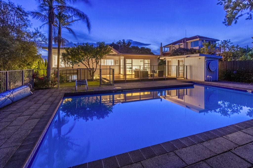2/17 Belmont Terrace, Milford, Auckland - Carousel 1