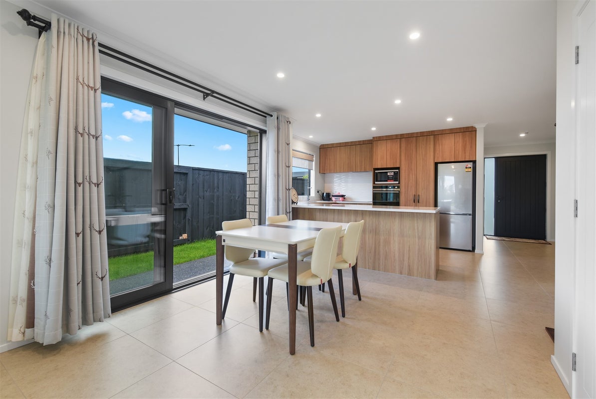 61 Probert Crescent, Chartwell, Hamilton - Carousel 2