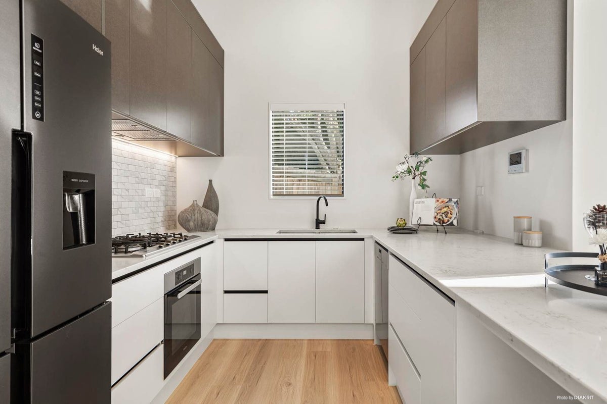 2/71 Sunrise Avenue, Murrays Bay, Auckland - Carousel 2