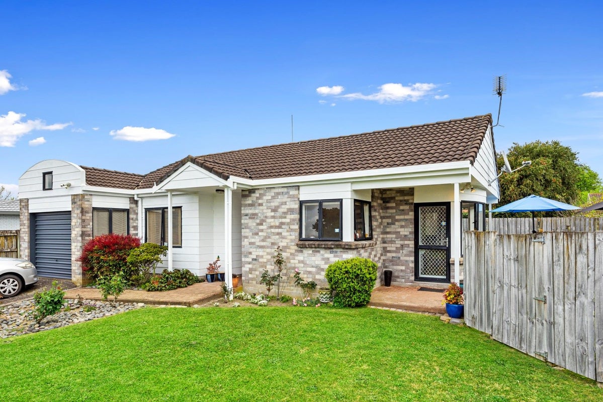 61 Endeavour Avenue, Flagstaff, Hamilton - Carousel 1