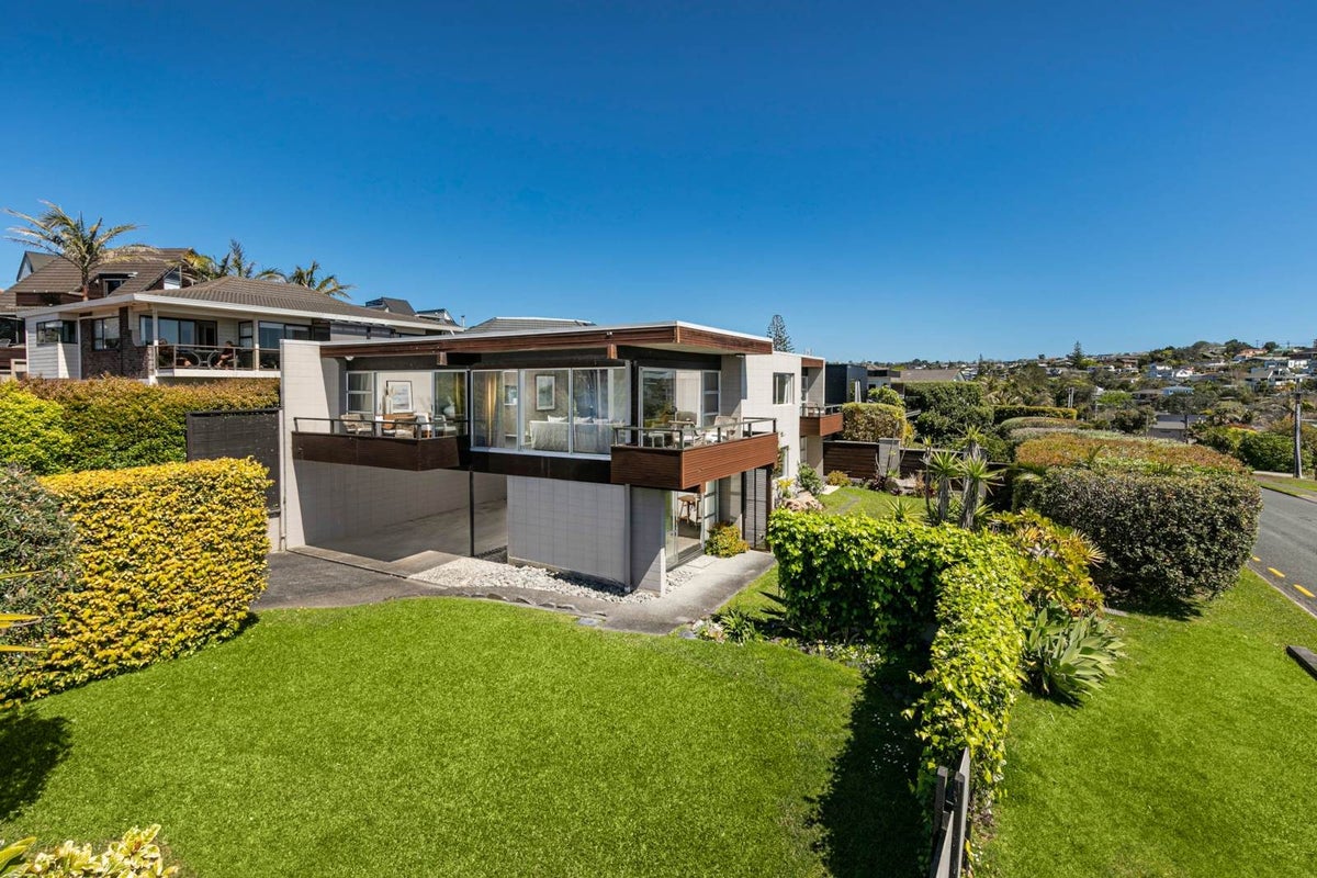 1/42 Rothesay Bay Road, Rothesay Bay, Auckland - Carousel 1