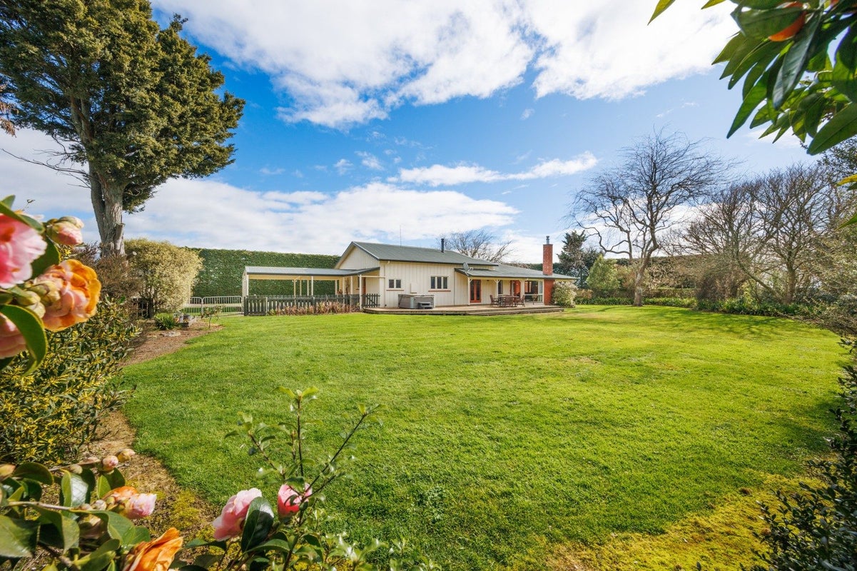 1696 State Highway 56, Tiakitahuna, Palmerston North - Carousel 2