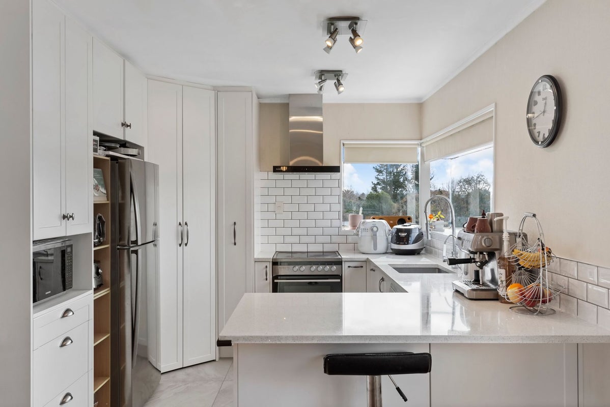 50 Unsworth Drive, Unsworth Heights, Auckland - Carousel 2