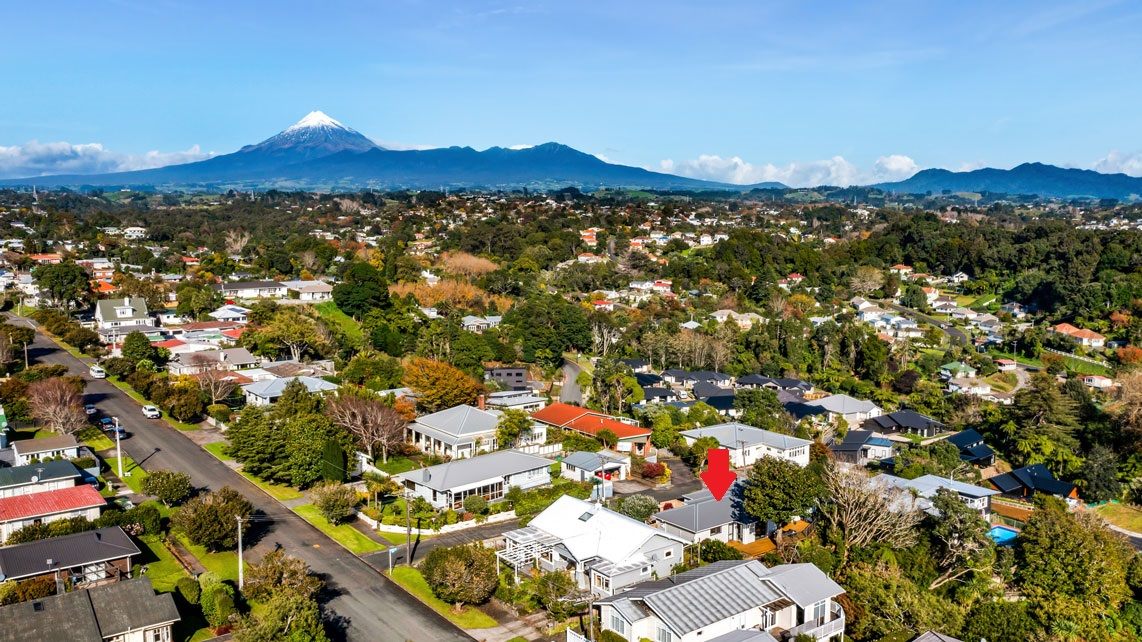 4 Dale Street, Lower Vogeltown, New Plymouth - Carousel 23