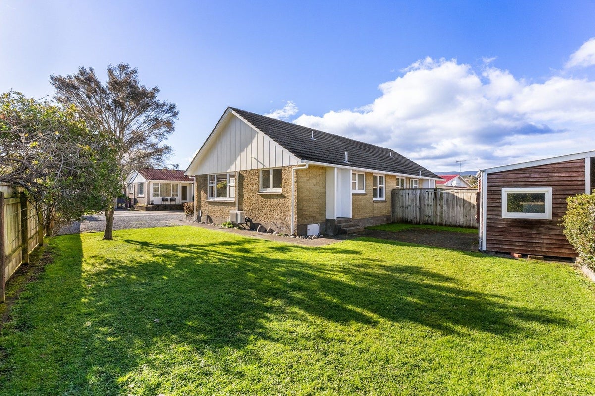 20 Parera Grove, Heretaunga, Upper Hutt - Carousel 2