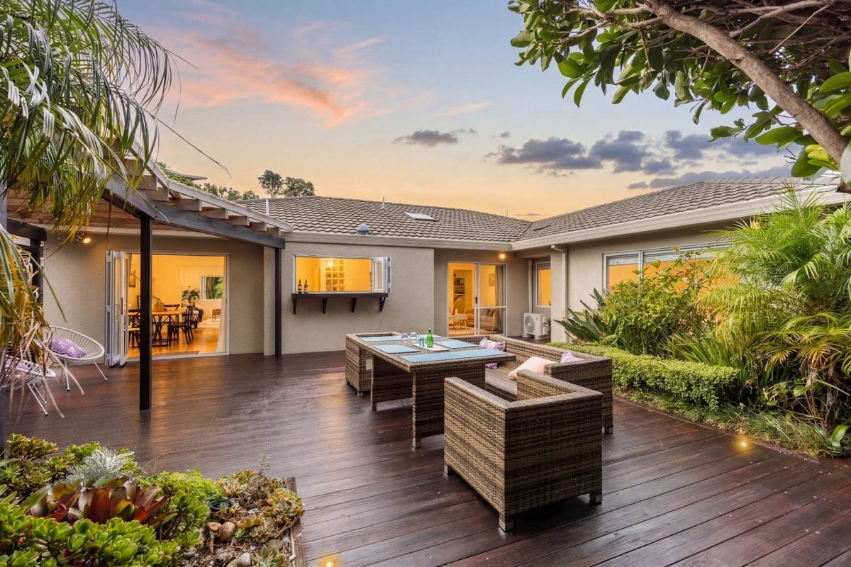 20 Penguin Drive, Murrays Bay, Auckland - Carousel 24