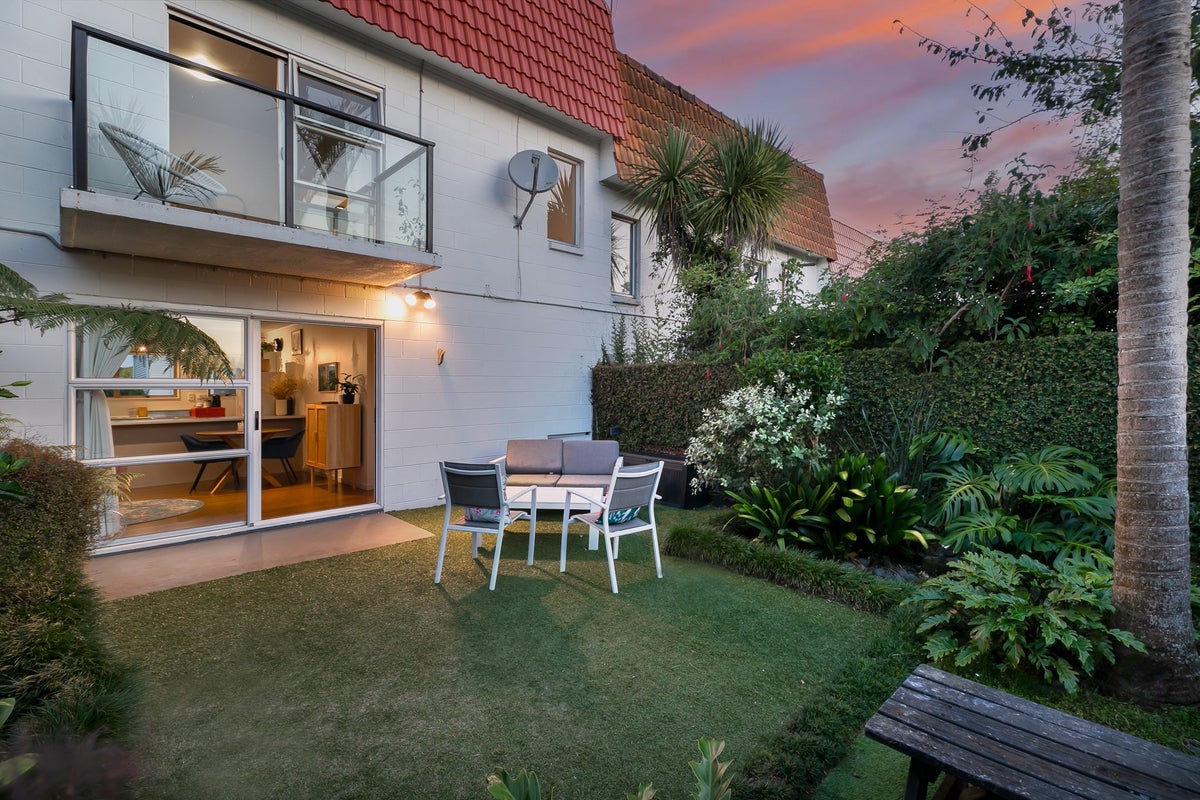19 Saxon Street, Waterview, Auckland - Carousel 1