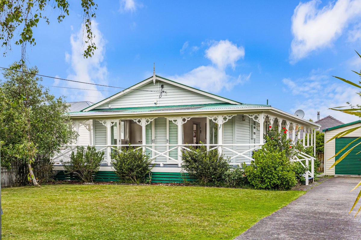 1/37 Woodside Road, Massey, Auckland - Carousel 1