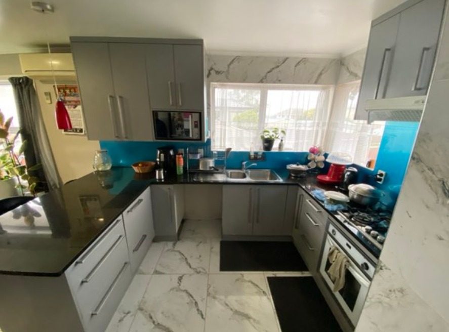6 Scanlen Terrace, Kelston, Auckland - Carousel 2