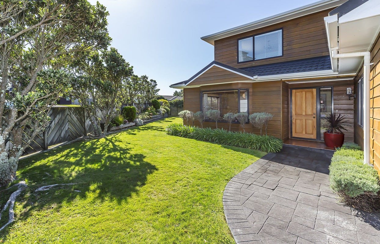14 Shastri Terrace, Khandallah, Wellington - Carousel 2