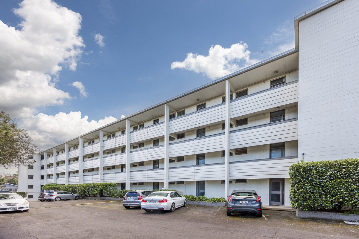 9/18 Edenvale Crescent, Mount Eden, Auckland - Carousel 18