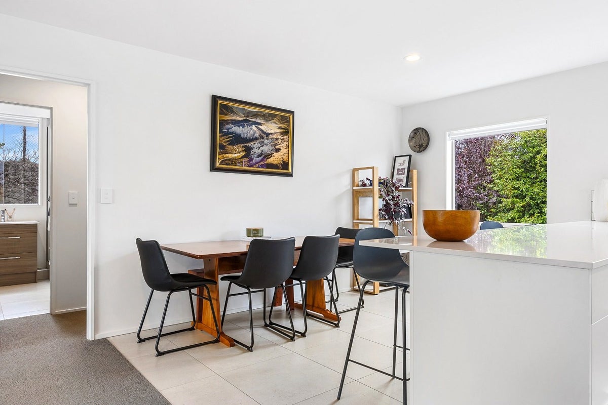 2/100 Rossall Street, Merivale, Christchurch - Carousel 2